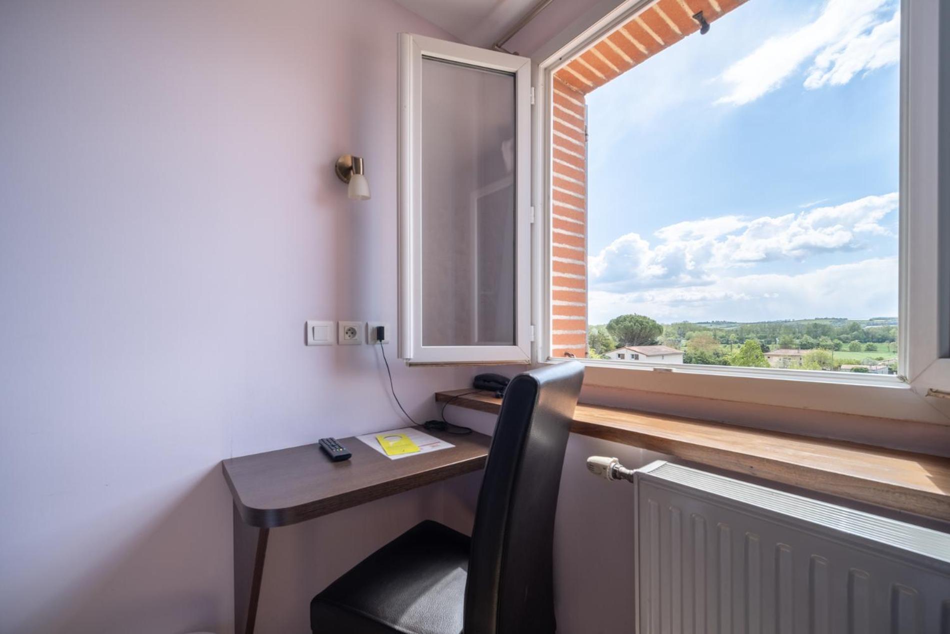 Hotel Restaurant Du Lauragais Logis De France Villefranche-de-Lauragais Ngoại thất bức ảnh