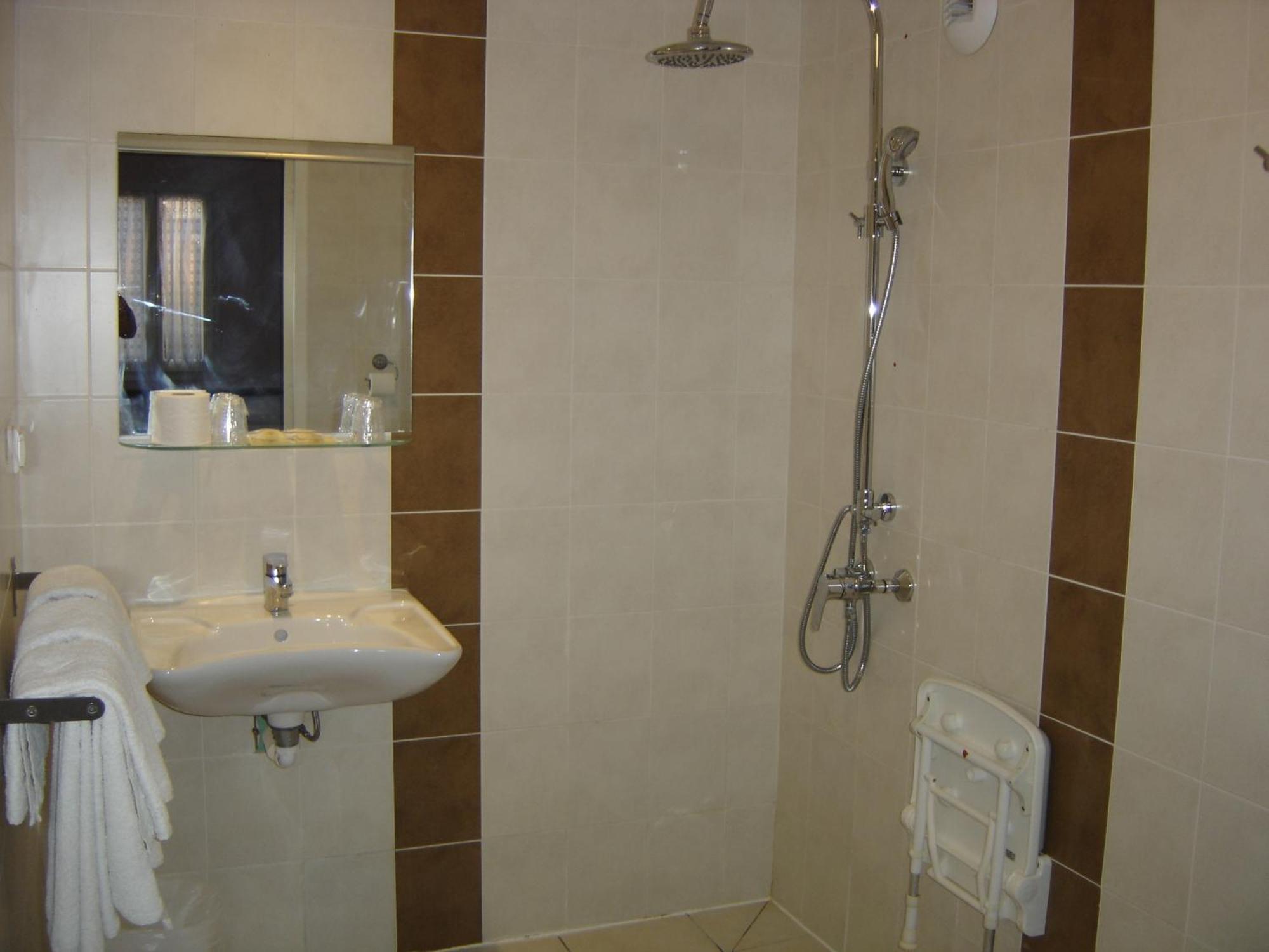 Hotel Restaurant Du Lauragais Logis De France Villefranche-de-Lauragais Ngoại thất bức ảnh