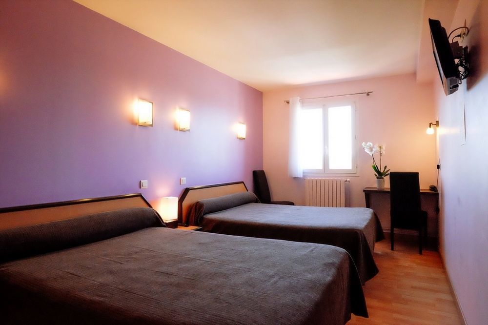 Hotel Restaurant Du Lauragais Logis De France Villefranche-de-Lauragais Ngoại thất bức ảnh